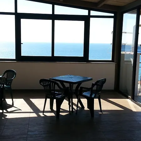 Naxos Mare جيارديني ناكسوس